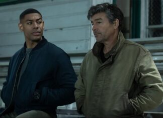 Lanterns Episode Schedule: All 8 Episodes and When They Release Aaron Pierre as John Stewart and Kyle Chandler as Hal Jordan in HBO's Lanterns