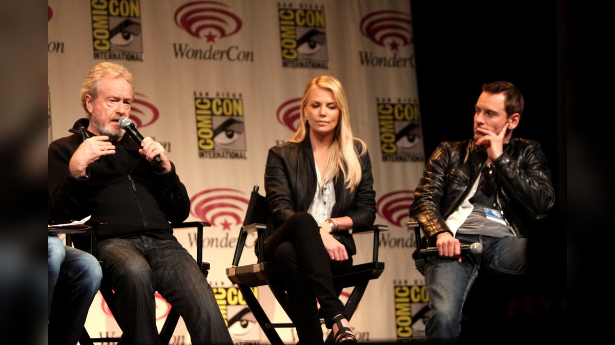 Ridley Scott and Michael Fassbender on a convention panel discussing the Alien prequels
