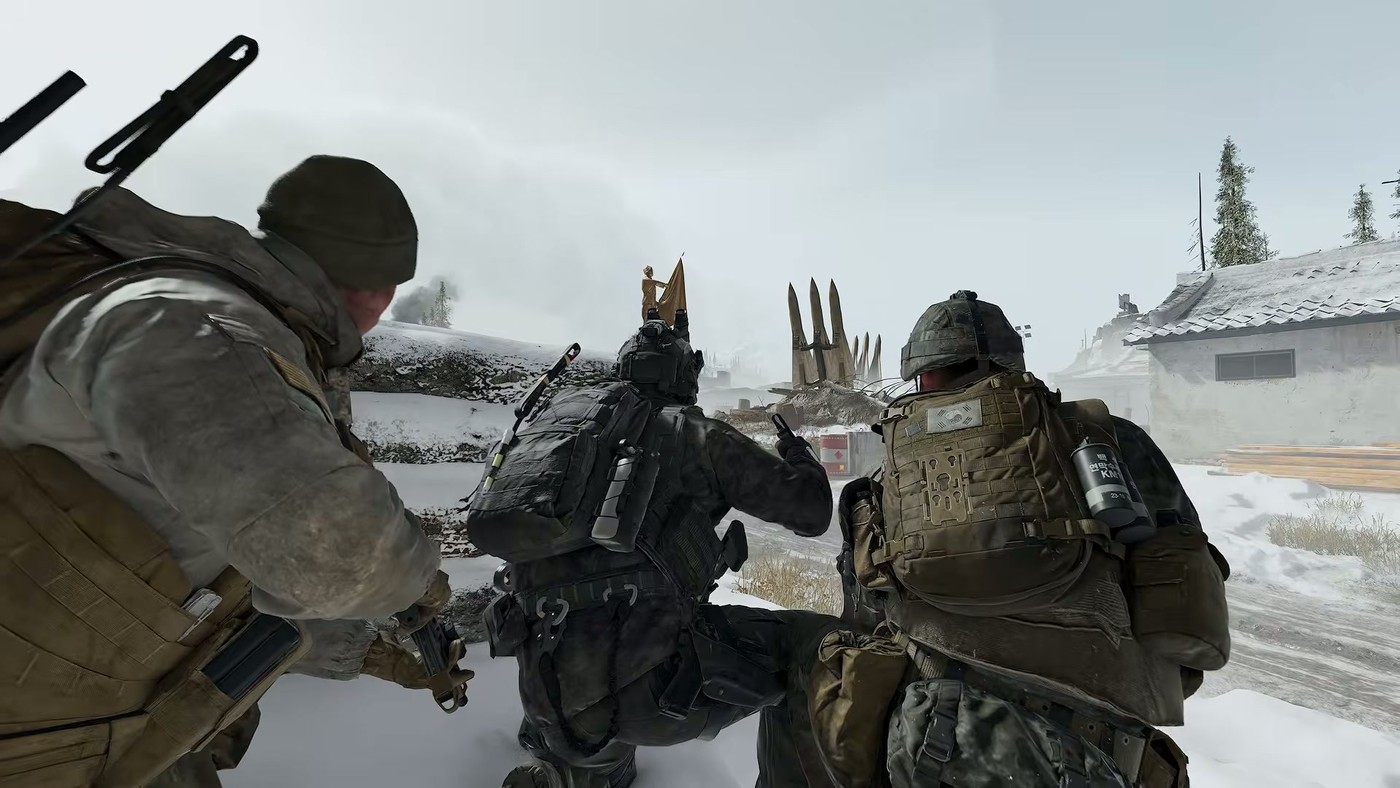 Soldiers moving tactically through snow in the Call of Duty Modern Warfare 4 campaign trailer