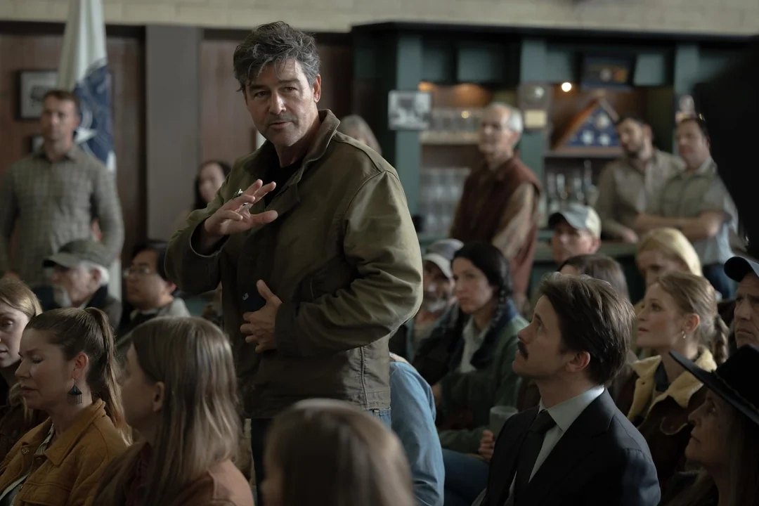 A courtroom scene from the Lanterns episode Trust Fall